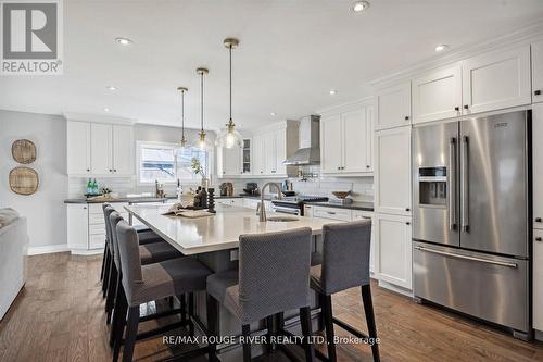 8 Simcoe Street, Whitby, ON - Indoor Photo Showing Kitchen With Upgraded Kitchen