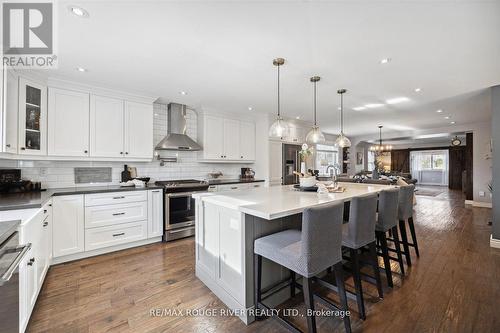 8 Simcoe Street, Whitby, ON - Indoor Photo Showing Kitchen With Upgraded Kitchen