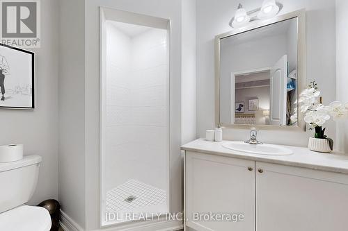8 Milky Way Drive, Richmond Hill, ON - Indoor Photo Showing Bathroom