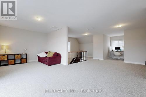 8 Milky Way Drive, Richmond Hill, ON - Indoor Photo Showing Other Room