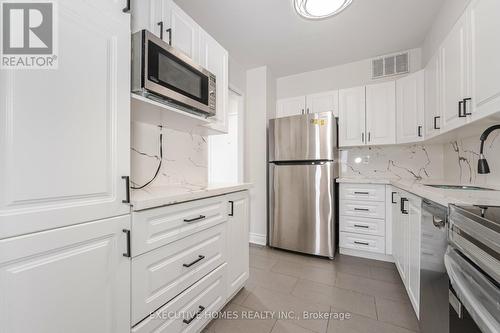 701 - 20 Forest Manor Road, Toronto, ON - Indoor Photo Showing Kitchen