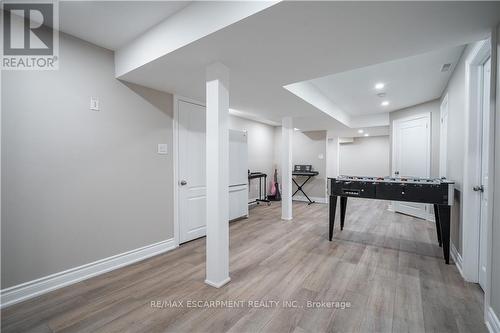 39 Pebble Valley Avenue, Hamilton, ON - Indoor Photo Showing Other Room