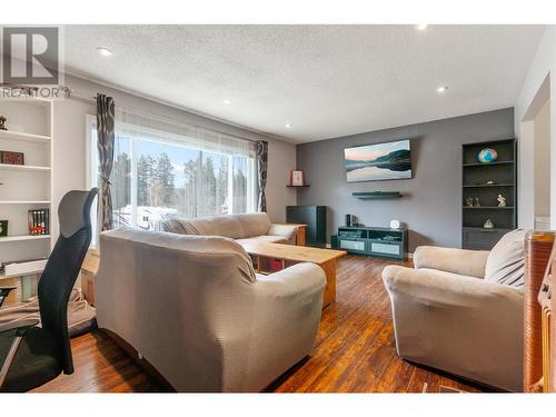 148 Tulameen Trail, Princeton, BC - Indoor Photo Showing Living Room