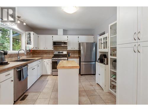 148 Tulameen Trail, Princeton, BC - Indoor Photo Showing Kitchen With Double Sink
