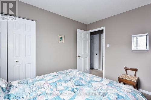 54 Kingsbridge Street, London, ON - Indoor Photo Showing Bedroom
