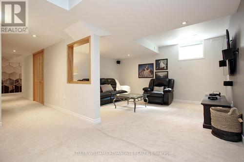 17 Apple Tree Crescent, Uxbridge, ON - Indoor Photo Showing Other Room