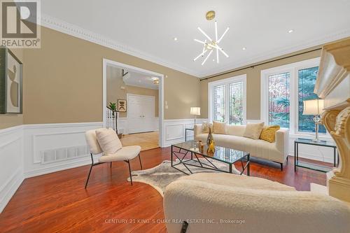 30 Duborg Drive, Markham, ON - Indoor Photo Showing Living Room