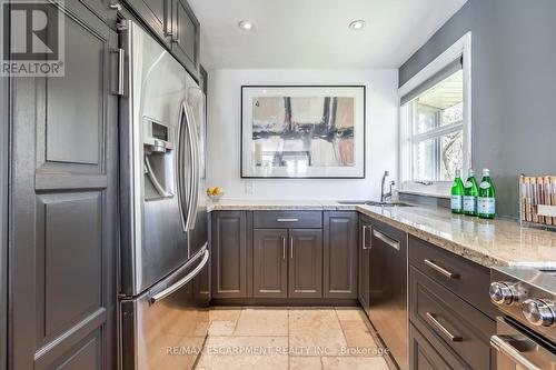 607 Edgewater Crescent, Burlington, ON - Indoor Photo Showing Kitchen