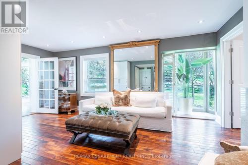 607 Edgewater Crescent, Burlington, ON - Indoor Photo Showing Living Room