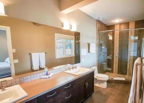 13 - 640 Upper Lakeview Road, Invermere, BC - Indoor Photo Showing Bathroom