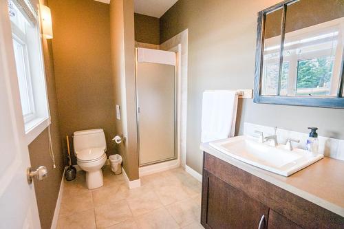 13 - 640 Upper Lakeview Road, Invermere, BC - Indoor Photo Showing Bathroom