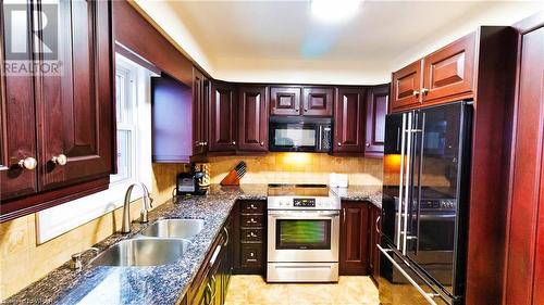 249 Edenwood Crescent, Orangeville, ON - Indoor Photo Showing Kitchen With Double Sink