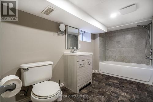 7 Nightingale Street, Hamilton, ON - Indoor Photo Showing Bathroom