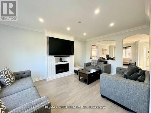 12 Patience Drive, Brampton, ON - Indoor Photo Showing Living Room