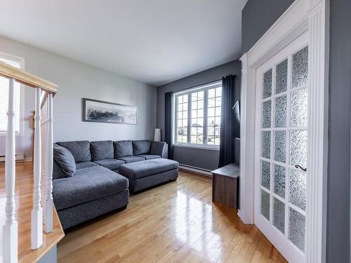 Living room - 517 Rue De L'Allier, Saint-Jean-Sur-Richelieu, QC - Indoor Photo Showing Living Room