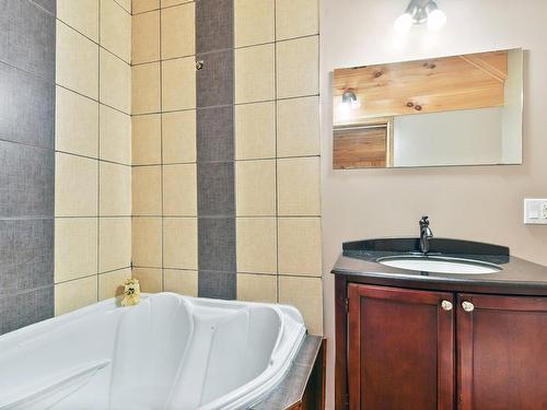 Ensuite bathroom - 1780 Ch. De La Côte-Georges, Mascouche, QC - Indoor Photo Showing Bathroom