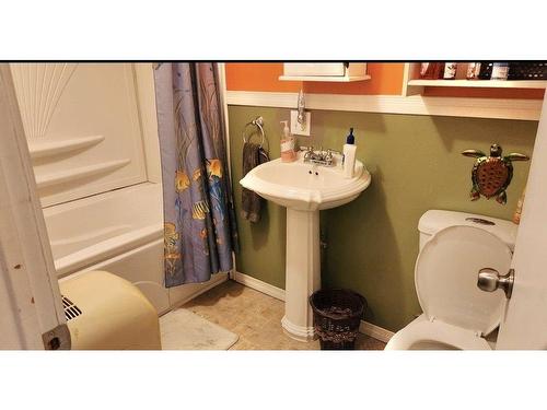 Salle de bains - 2769  - 2771 Ch. Adolphe-Chapleau, Mont-Laurier, QC - Indoor Photo Showing Bathroom