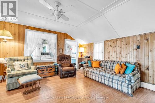 89B Rush Lane, Tweed, ON - Indoor Photo Showing Living Room