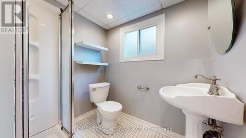 8323 Mundare Crescent, Niagara Falls, ON - Indoor Photo Showing Bathroom