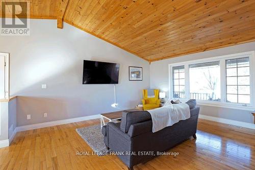 206 Powles Road, Kawartha Lakes, ON - Indoor Photo Showing Dining Room