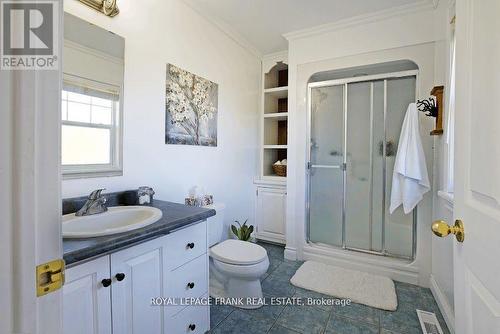 206 Powles Road, Kawartha Lakes, ON - Indoor Photo Showing Bathroom