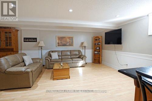 206 Powles Road, Kawartha Lakes, ON - Indoor Photo Showing Living Room