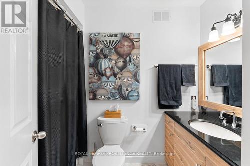 30 Oak Ridge Boulevard, Belleville, ON - Indoor Photo Showing Bathroom