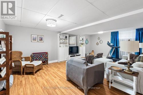 30 Oak Ridge Boulevard, Belleville, ON - Indoor Photo Showing Living Room