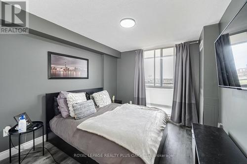 1002 - 1300 Mississauga Valley Boulevard, Mississauga, ON - Indoor Photo Showing Bedroom