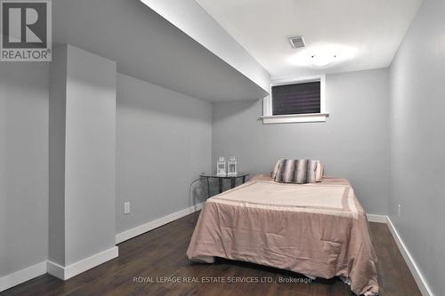 576 Parkside Drive, Hamilton, ON - Indoor Photo Showing Bedroom