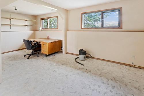 2673 24Th Street, Lister, BC - Indoor Photo Showing Office
