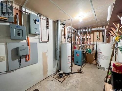 257 3Rd Avenue Nw, Swift Current, SK - Indoor Photo Showing Basement