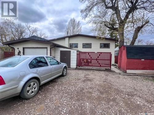 257 3Rd Avenue Nw, Swift Current, SK - Outdoor
