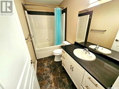 205 315 Zary Road, Saskatoon, SK - Indoor Photo Showing Bathroom