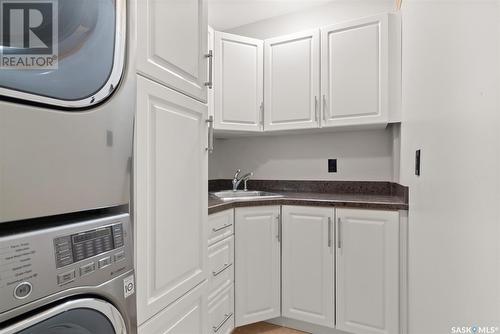 237 Edgewood Drive, Buena Vista, SK - Indoor Photo Showing Laundry Room