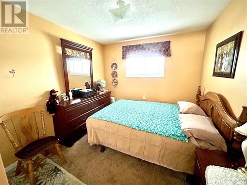 402 Aldridge Street, Bienfait, SK - Indoor Photo Showing Bedroom