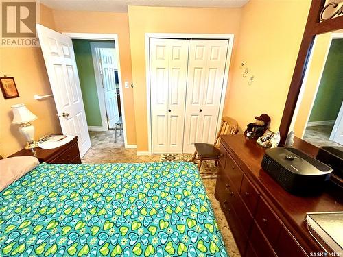 402 Aldridge Street, Bienfait, SK - Indoor Photo Showing Bedroom