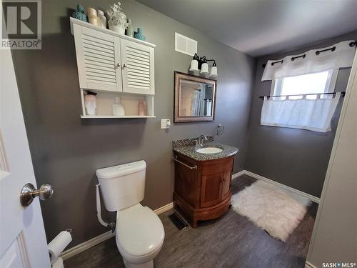 6C Inez Avenue Se, West End, SK - Indoor Photo Showing Bathroom
