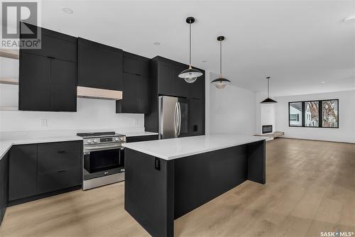 107 4Th Street E, Saskatoon, SK - Indoor Photo Showing Kitchen With Upgraded Kitchen