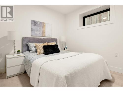 2 3588 Pender Street, Vancouver, BC - Indoor Photo Showing Bedroom
