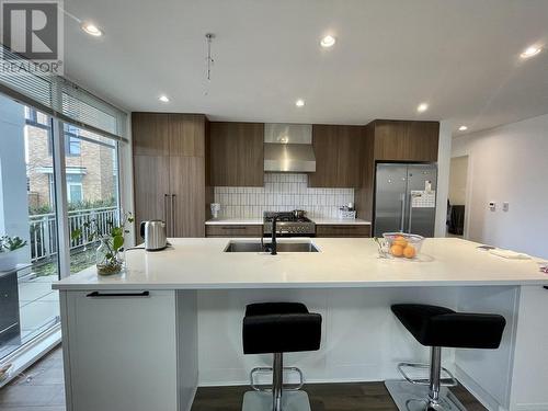 6933 Cambie Street, Vancouver, BC - Indoor Photo Showing Kitchen With Upgraded Kitchen