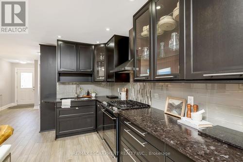 177 Riverwalk Place, Guelph/Eramosa, ON - Indoor Photo Showing Kitchen With Upgraded Kitchen