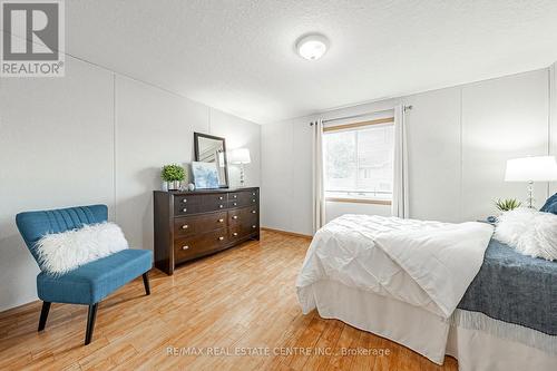 33 Water Street, Puslinch, ON - Indoor Photo Showing Bedroom