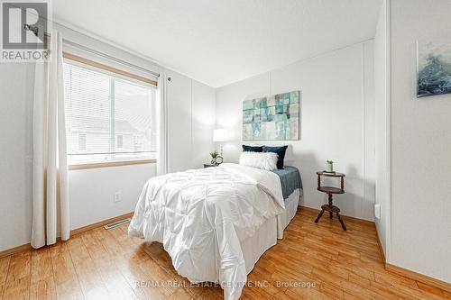 33 Water Street, Puslinch, ON - Indoor Photo Showing Bedroom
