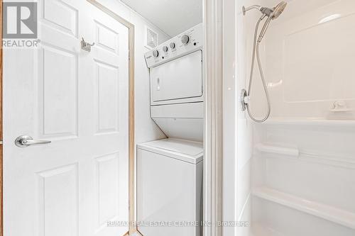 33 Water Street, Puslinch, ON - Indoor Photo Showing Laundry Room