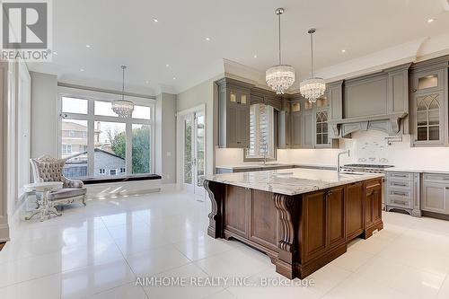 27B Scott Drive, Richmond Hill, ON - Indoor Photo Showing Kitchen With Upgraded Kitchen
