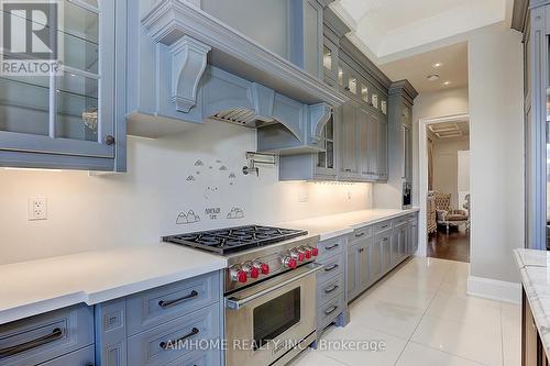 27B Scott Drive, Richmond Hill, ON - Indoor Photo Showing Kitchen With Upgraded Kitchen