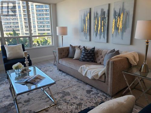 510 - 48 Suncrest Boulevard, Markham, ON - Indoor Photo Showing Living Room