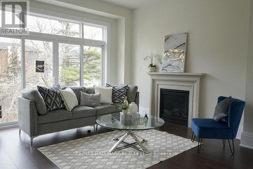 23 Kingwood Lane, Aurora, ON - Indoor Photo Showing Living Room With Fireplace