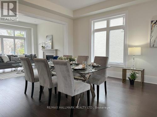 23 Kingwood Lane, Aurora, ON - Indoor Photo Showing Dining Room